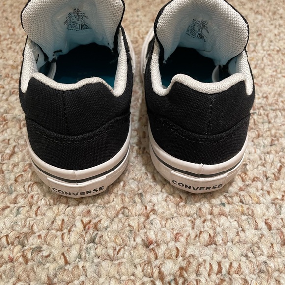 Kids Converse runners - all star running shoes/sneakers - Children’s size 11 - Picture 3 of 6